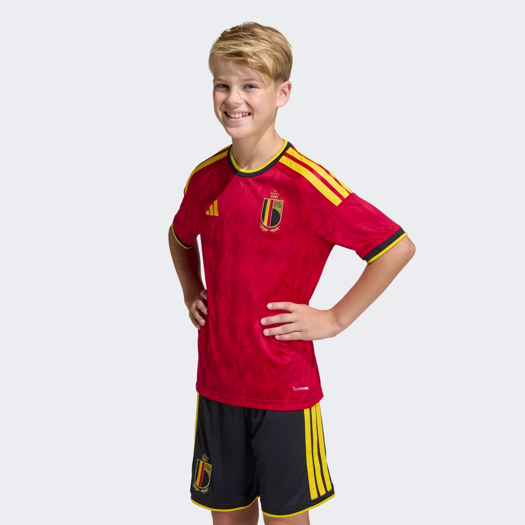 Belgium_26_Home_Kids_Jersey_Red_JZ5988_21_model Kit Infantil Bélgica I – 2026 - Imagem 1