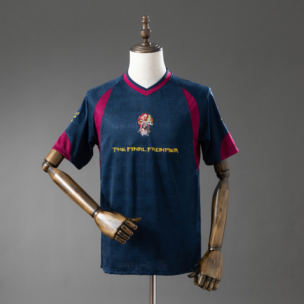 Camisa West Ham Iron Maiden – Retro 2010
