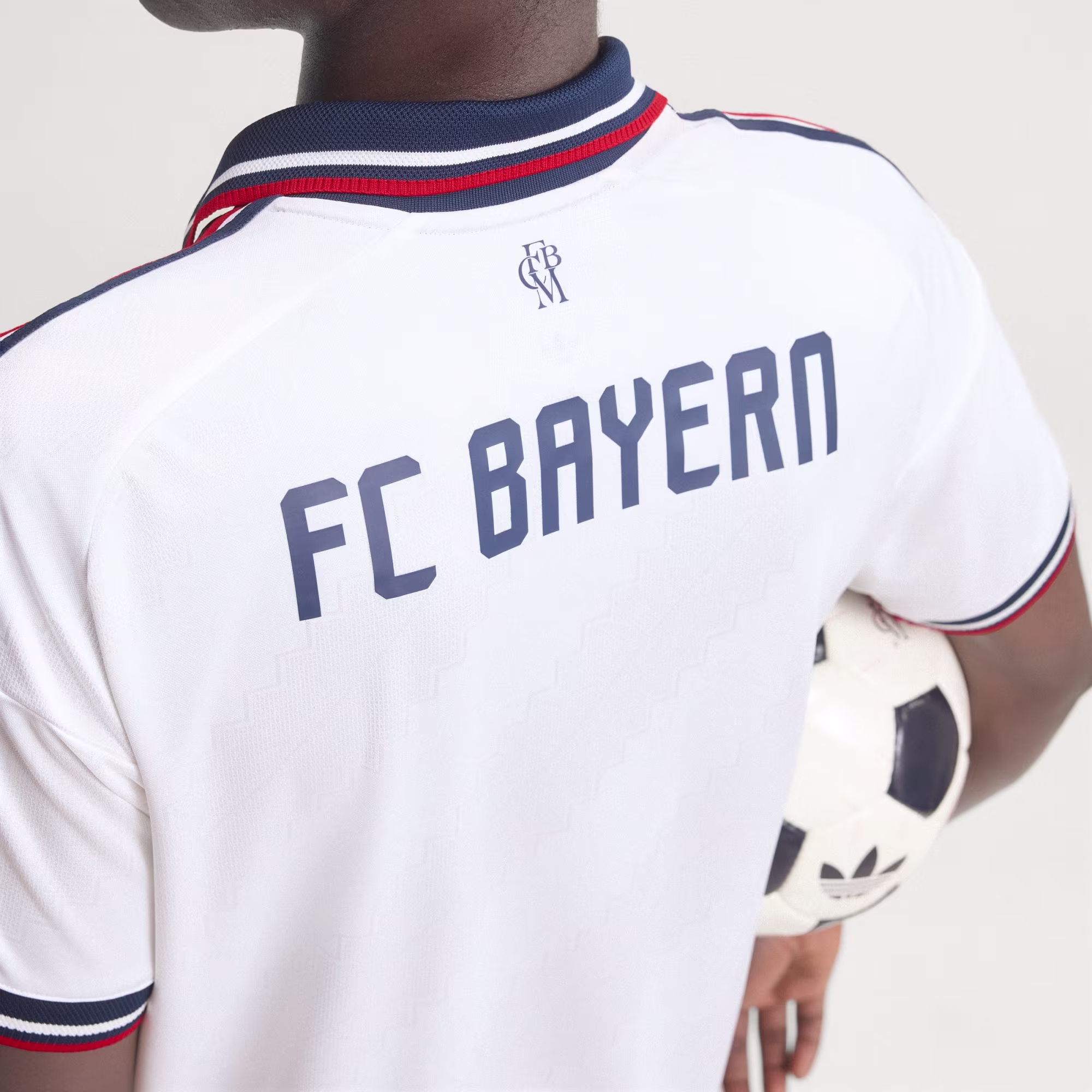 Camisa Bayern de Munique II - 2026/27 Modelo Jogador - Imagem 4